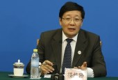 楼继伟：全社会缺乏金融风险意识 需持续监管